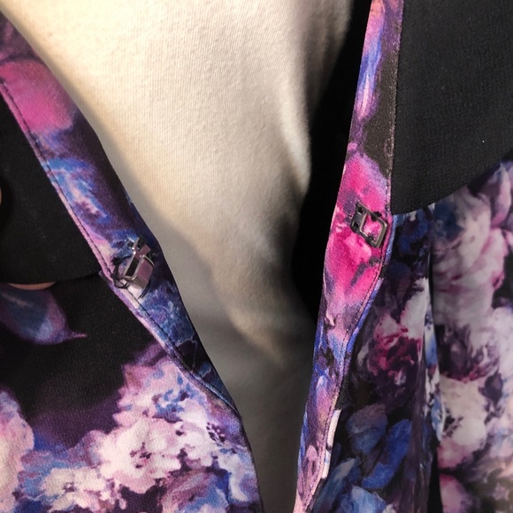 Cache Black Trim with flowers blazer size 2 - Picture 6 of 7